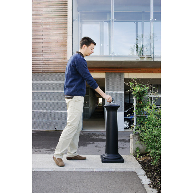 Asbak Rubbermaid Groundskeeper Tuscan vrijstaand zwart — afbeelding 2